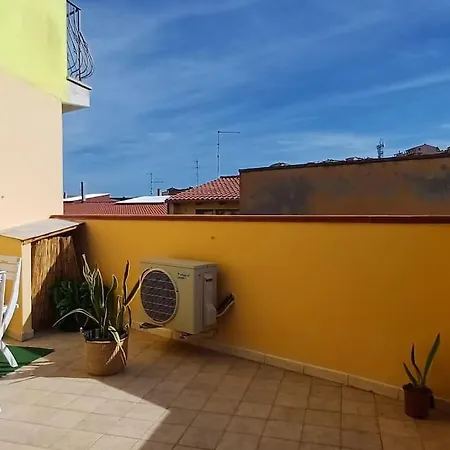 Apartment Dimora Moderna In Centro Storico SantʼAntìoco